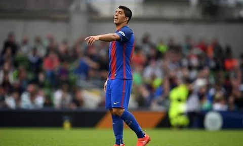 Pha đỡ ngực và dứt điểm chuẩn mực của Luis Suarez vs Celtic