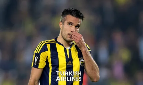Pha lập công duy nhất của Van Persie trước Man Utd