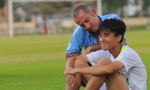 Phan Thanh Hậu: Hoàng Anh Tuấn chê, Graechen lại khen