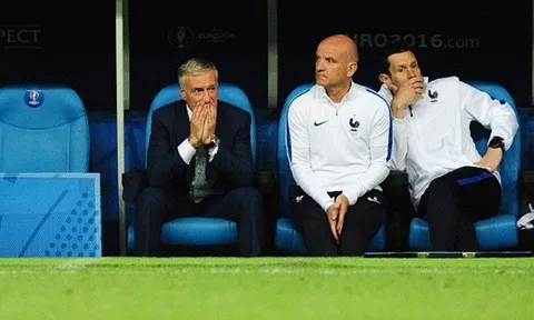 Thắng nhọc Albania là thất bại của Deschamps