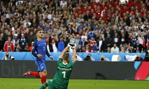 Les Blues "lột mặt nạ" hiện tượng EURO 2016 trong trận cầu 7 bàn thắng