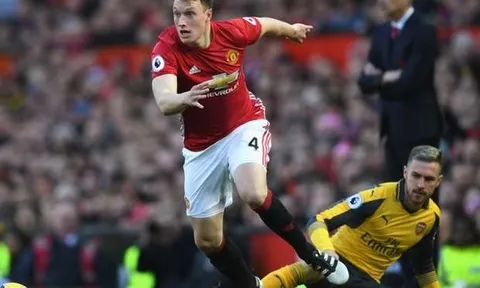 Phil Jones từng khiến Mourinho e ngại