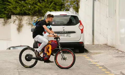 Pique "đốn tim" fan hâm mộ bằng hình ảnh giản dị