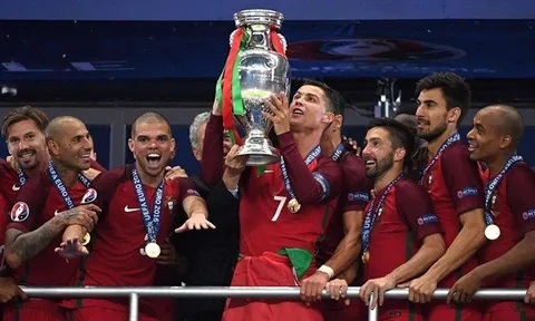 Lăng kính: Bồ Đào Nha, Leicester và sợi dây leo bé nhỏ