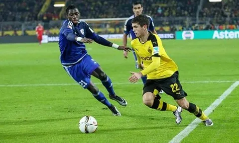 Thần đồng Bundesliga tỏ tình với Manchester United