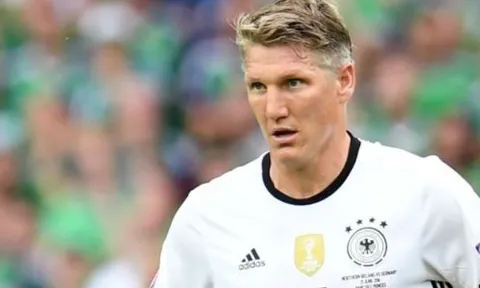 Bastian Schweinsteiger đi vào lịch sử EURO và World Cup