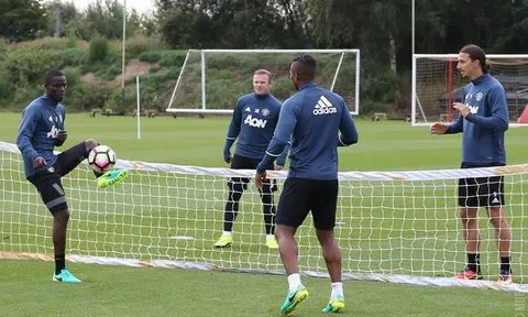 Man United tập 'bài lạ' trước trận tranh Siêu cúp