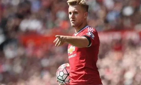 Luke Shaw - 'Ashley Cole mới' của Mourinho