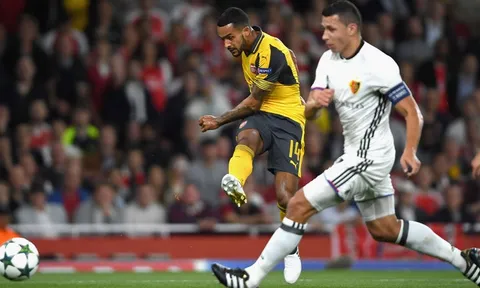 Quan điểm chuyên gia: Bật "công tắc" cho Theo Walcott, Arsenal thăng hoa