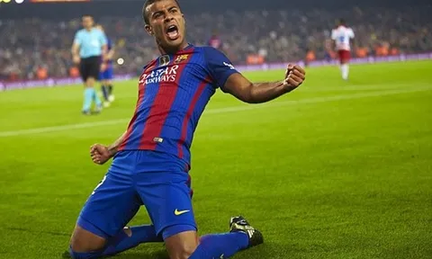 Rafinha lập công, Barca thắng 'nhọc' trên sân nhà