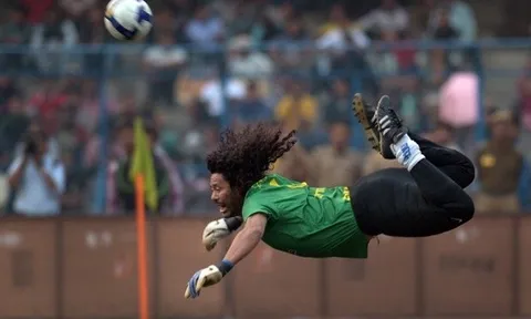 Rene Higuita - thủ môn quái dị của bóng đá thế giới