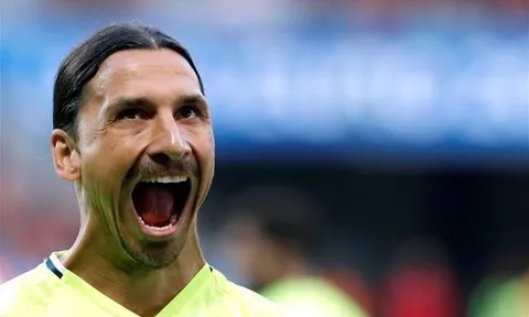 Chưa đá trận nào, Ibrahimovic đã phá kỉ lục khó tin ở Man United