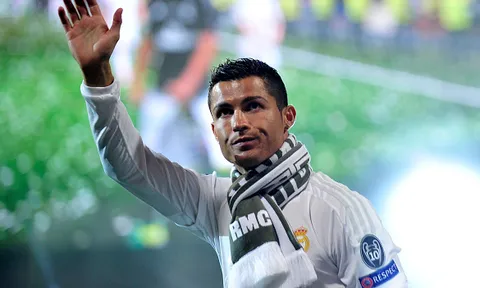 Ronaldo dùng toàn bộ tiền thưởng làm từ thiện