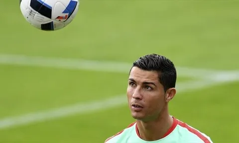 Fan BĐN lo sốt vó khi CR7 bỏ tập đối kháng cùng đồng đội