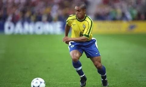 Roberto Carlos - Hậu vệ trái hay nhất mọi thời đại