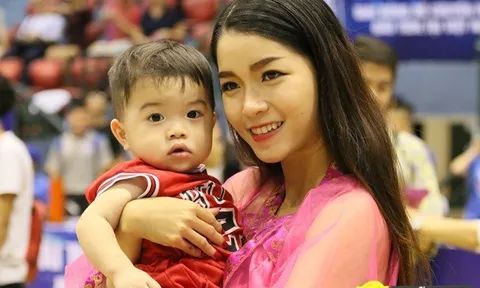 Rộn ràng Trung Thu trên sàn đấu VBA cùng các em nhỏ mái ấm