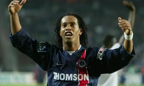 Ronaldinho khi còn khoác áo PSG