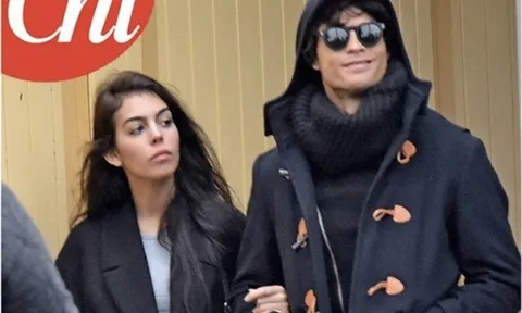 Ronaldo ngụy trang, hôn người tình lạ mặt