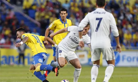 Ronaldo giận dữ, Real sa lầy tại Las Palmas