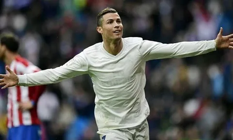Ronaldo loại Suarez khỏi siêu đội hình kết hợp El Clasico