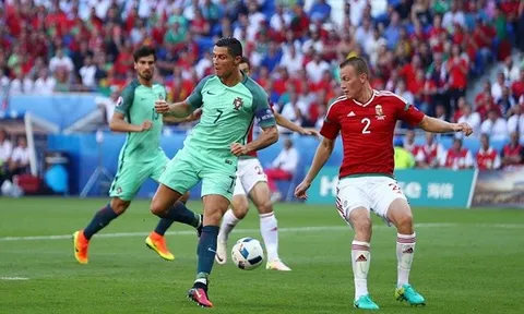Ronaldo nhắm mắt giựt gót ngẫu hứng lập siêu phẩm để đời tại EURO 2016
