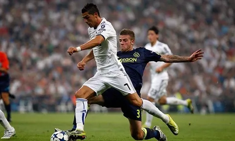 Ronaldo rê dắt bóng ngày càng dở tệ
