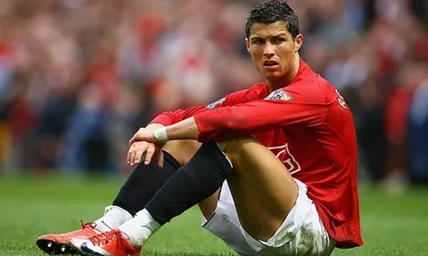 Ronaldo suy nghĩ không khác gì trẻ 12 tuổi