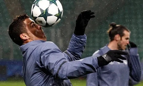 Ronaldo tập trung luyện kỹ năng trước trận cầu không khán giả