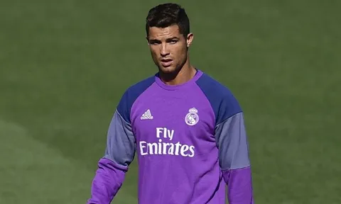 Ronaldo “vã mồ hôi” trên sân tập cho ngày trở lại