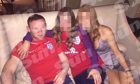 Rooney say xỉn, suýt ăn đấm vì "sờ mó" phụ nữ