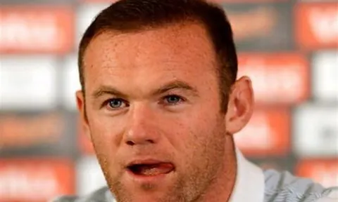 Rooney công khai nói xấu thầy cũ