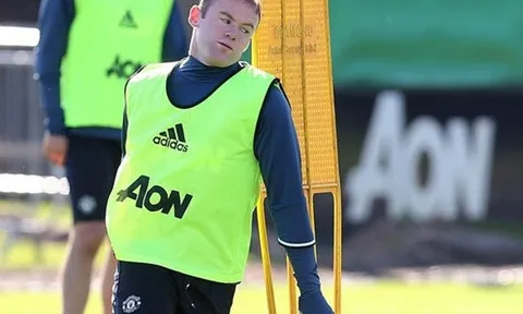 Rooney tập luyện hết mình trước trận gặp Stoke