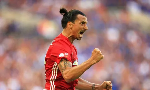 Sa sút thảm hại, Ibrahimovic vẫn được bênh vực