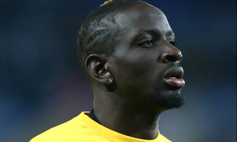 Hết doping, Sakho lại dính rắc rối khác