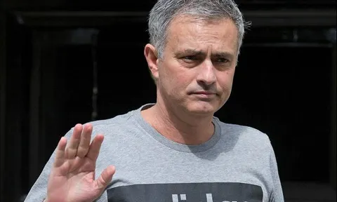 Sam Allardyce CHÍNH THỨC thay thế Mourinho tại Old Trafford