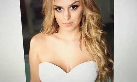 Vợ cũ hả hê vì Martial bị Ibrahimovic "cướp" áo số 9