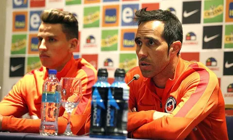 Sanchez, Bravo ôm hận vì cổ động viên