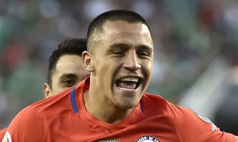Sanchez lại lập kỉ lục mới trong màu áo Chile