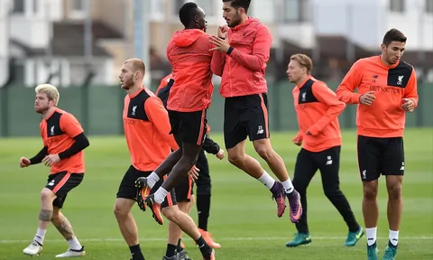 Sao Liverpool đùa giỡn vui vẻ, sẵn sàng hạ West Brom