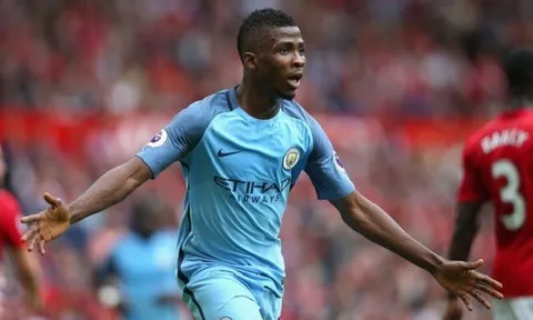 Sao trẻ Man City bị cấm đi giày có màu sặc sỡ