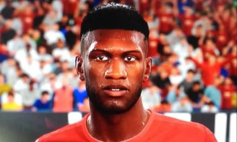 Sao trẻ Man United hỏi xin 'mặt' trong FIFA 17