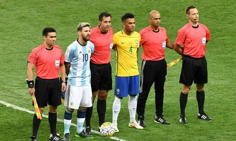 Sau chiến thắng, Dani Alves gửi lời an ủi đến Leo Messi