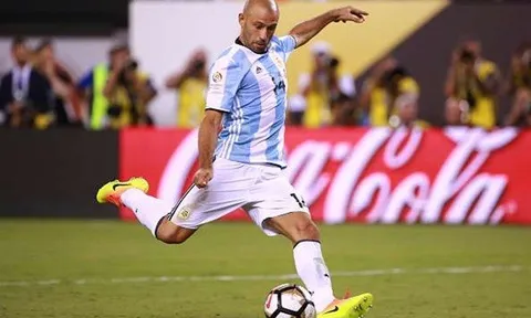 Sau Messi, đến lượt Mascherano chia tay Argentina