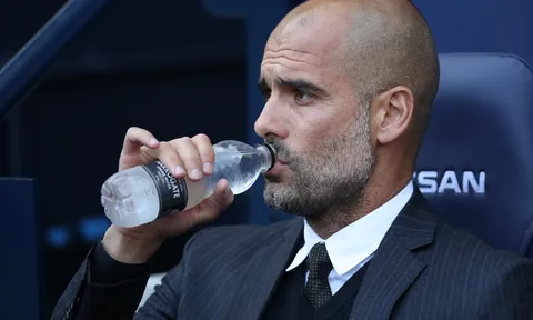 Sau Wenger, Pep Guardiola sẽ cách mạng bóng đá Anh