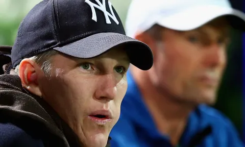 Schweinsteiger bị đẩy khỏi phòng thay đồ MU