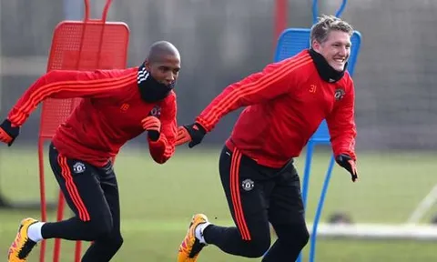 'Sếp cũ' khuyên Schweinsteiger rời Man United
