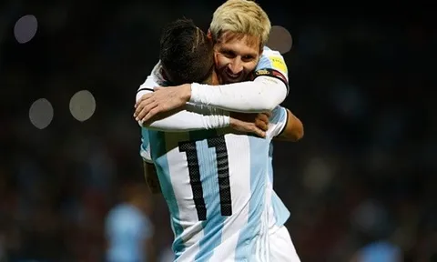 Đằng sau mái tóc của Lionel Messi