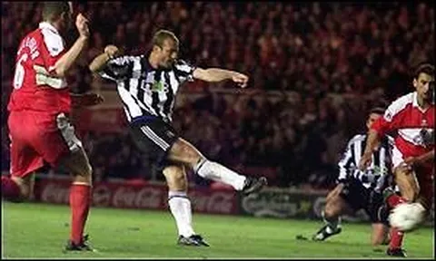 Siêu phẩm volley của Alan Shearer