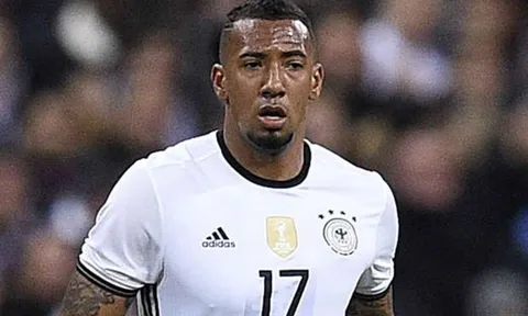 Siêu phẩm volley vủa Jerome Boateng vs Slovakia