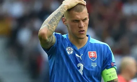 Skrtel xin lỗi rối rít vì gọi Klopp là "thằng đần"